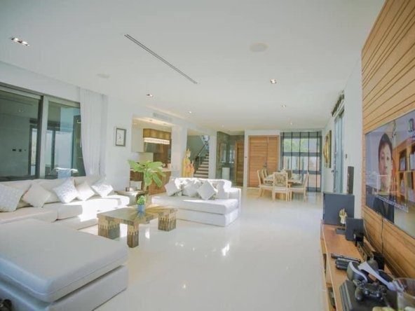 002a33b6-d3a2-487b-b95d-84a6545fa9fd